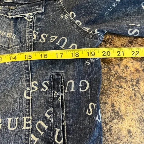 Guess Logo Print Cropped Blue Denim Jean Jacket Size Medium Y2K Streetwear - Picture 8 of 9